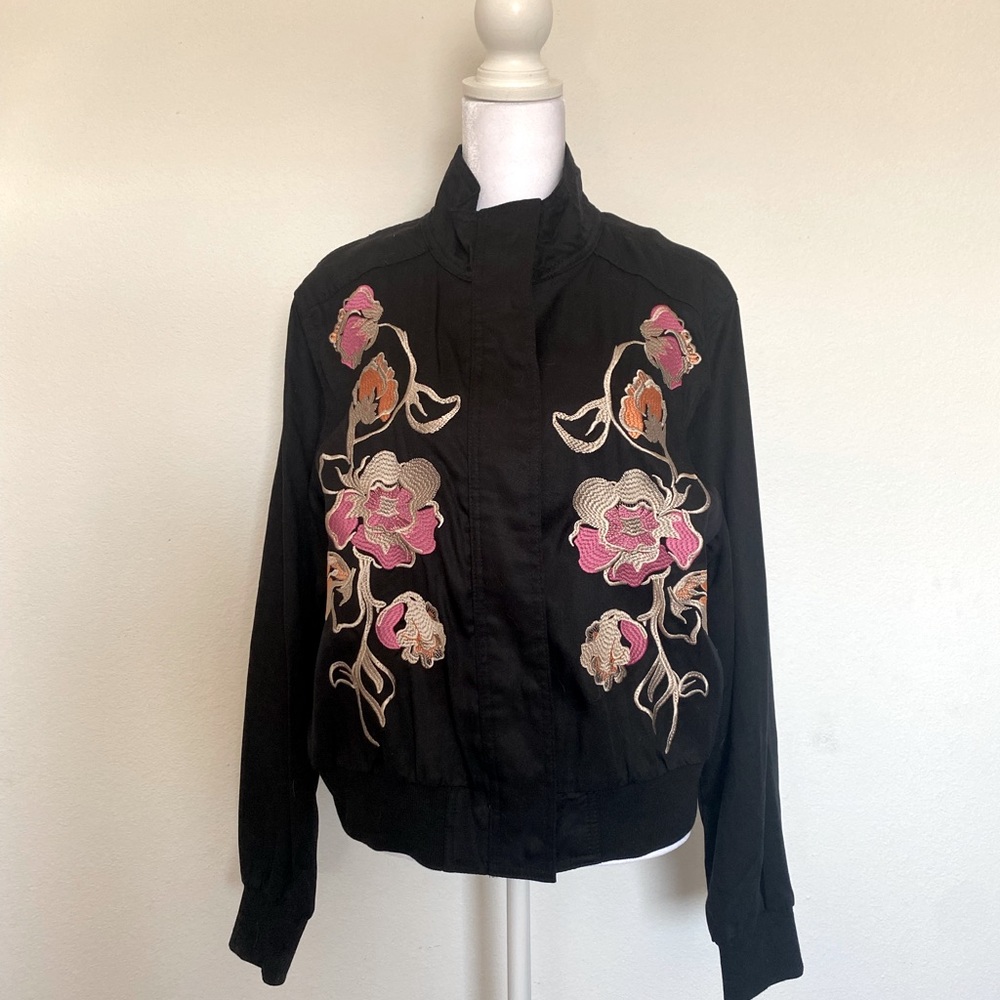 Embroidered Flower Tencil Jacket